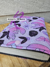 Load image into Gallery viewer, Fae cat - Book sleeve