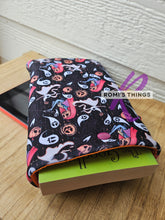 Load image into Gallery viewer, Pumpkin Royalty - Small Book sleeve