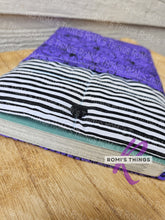 Load image into Gallery viewer, Purple spiders - QUILTED Book sleeve
