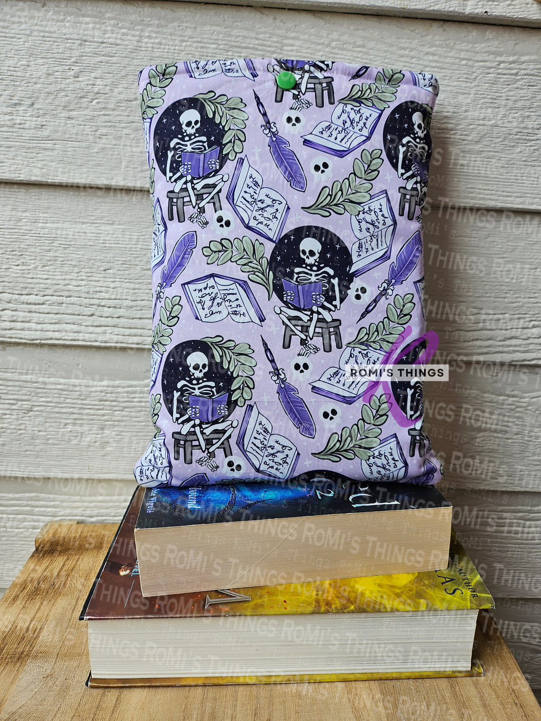 Skelly Reader -  LARGE Book sleeve