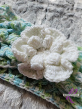Load image into Gallery viewer, green with white flower

