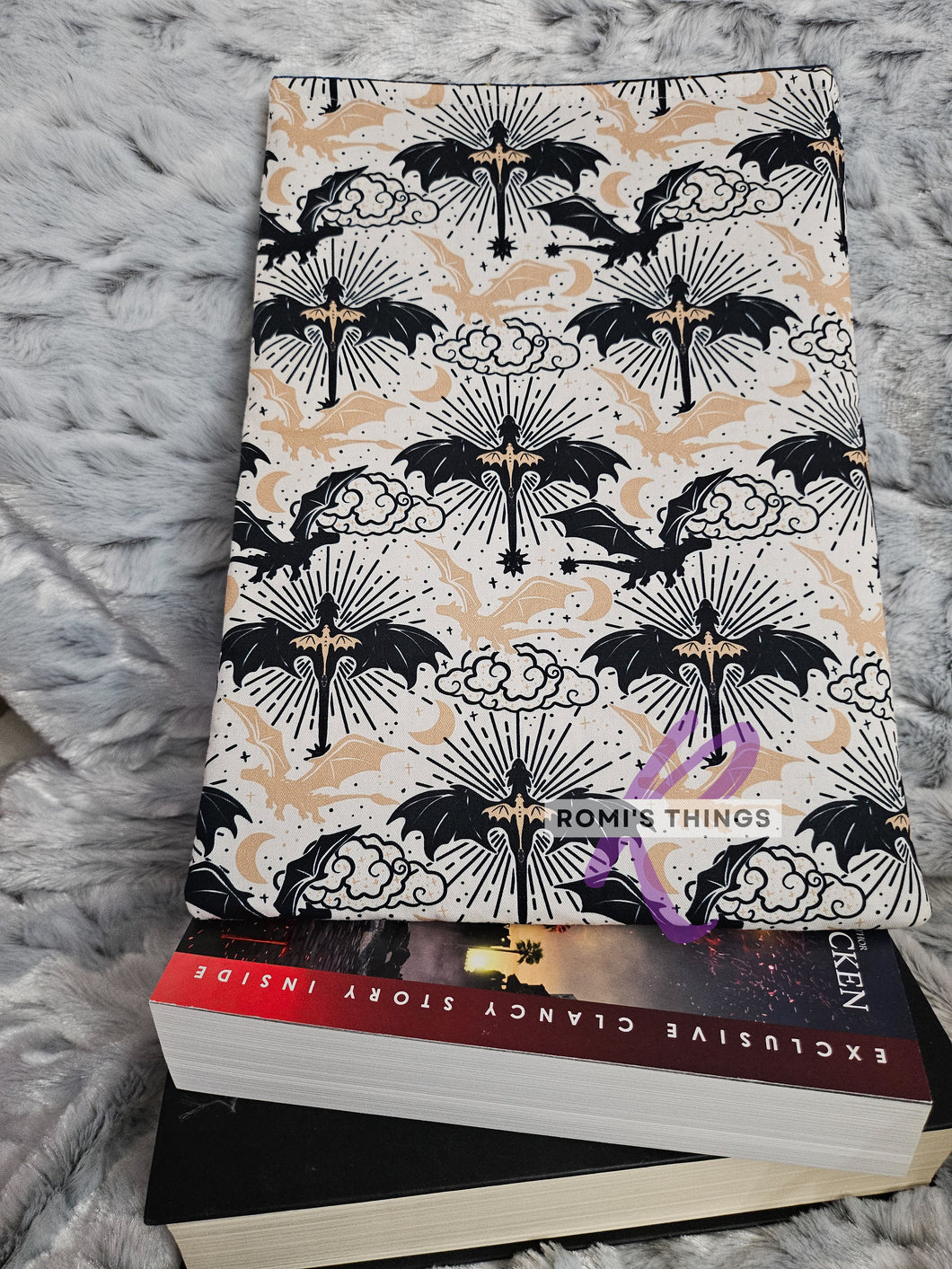 Pair of Dragons -  LARGE Book sleeve