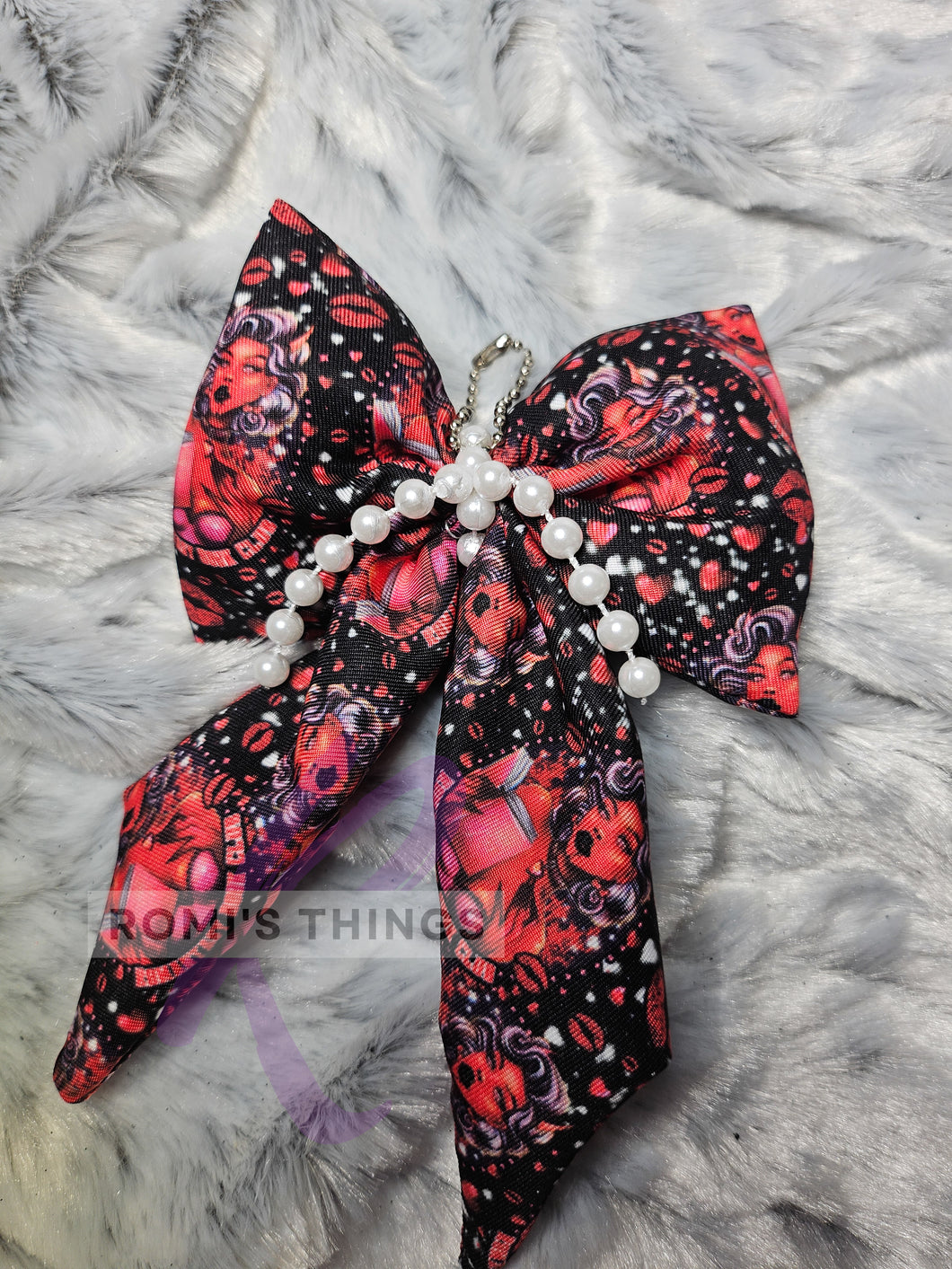 Romantasy club - puff bow keychain