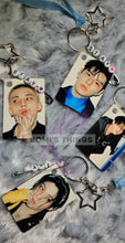 Load image into Gallery viewer, Karma light - kpop - keychain
